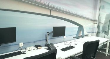 Twee nieuwe collega's over de brug