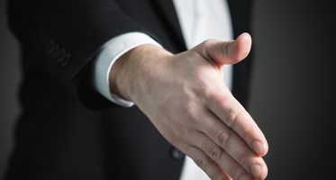 handshake-2056021_1920