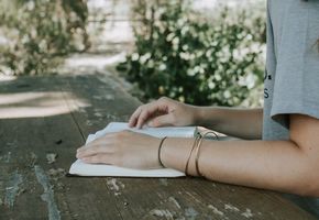 christin-hume-Bs4sMu370sI-unsplash